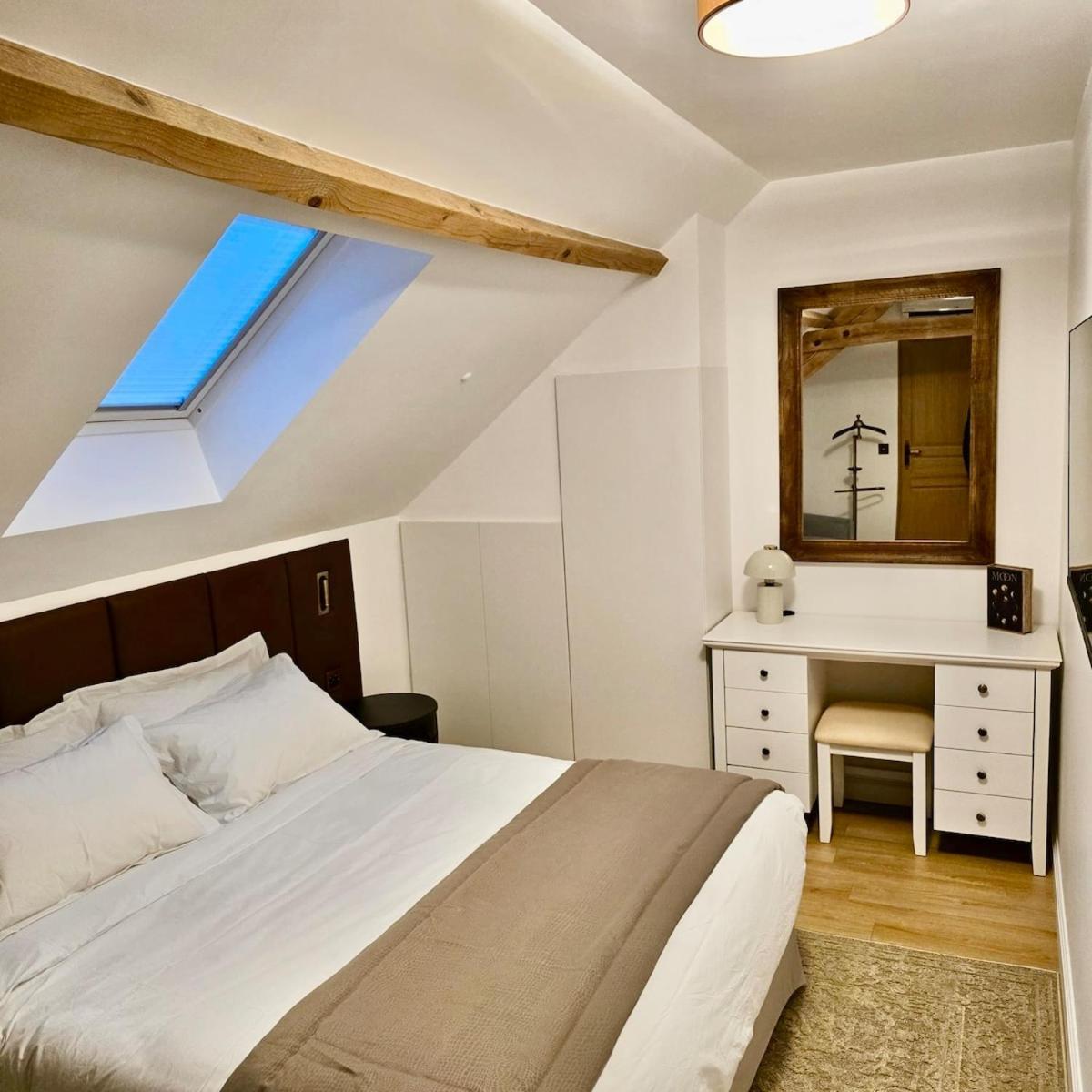 Le Cottage Maisonnette Dans Corps De Ferme Ollainville ภายนอก รูปภาพ